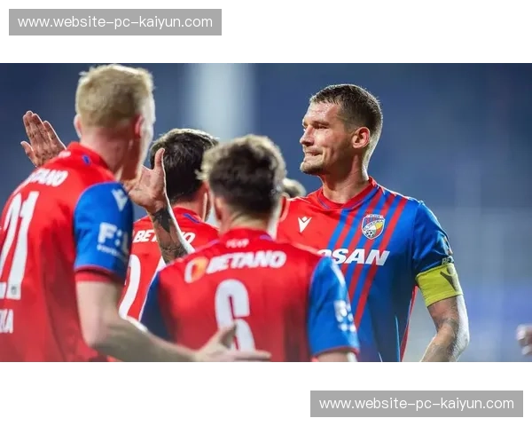 布鲁日vs马德里竞技，双方中场争夺决定比赛节奏