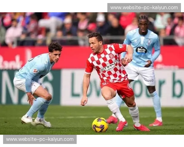 莫派抽射扳平瞬间:塞维利亚锋线逆境爆发,巴尔加斯伤缺下替补奇兵建功 莫派抽射扳平瞬间:塞维利亚锋线逆境爆发,巴尔加斯伤缺下替补奇兵建功