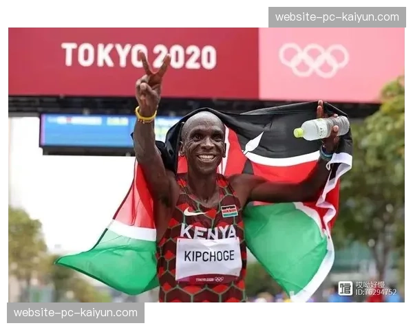 波士顿马拉松赛前博览会，基普乔格与大众跑者亲切互动